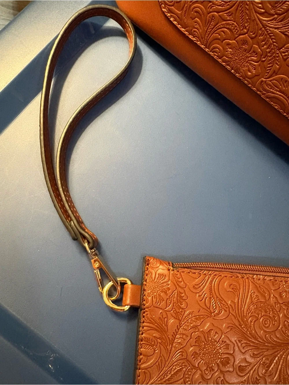 NWT ICOLRAE Cognac Brown Embossed Tooled Tote Bag & Wristlet Set Boho - Picture 2 of 13